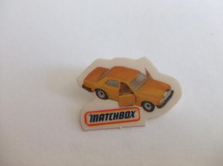 Matchbox mercedes geel